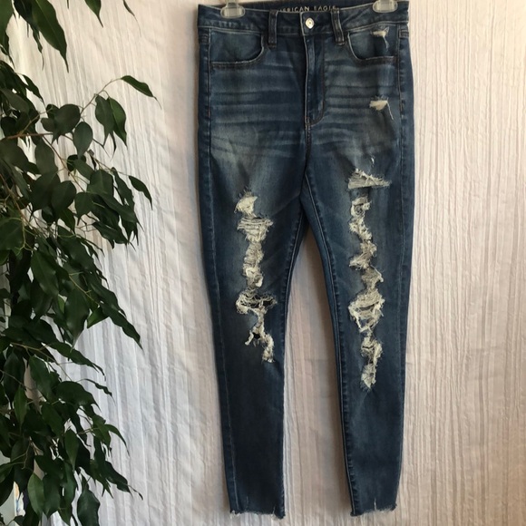 AMERICAN EAGLE SZ 6 short Super Hi-rise Next Level Stretch distressed jeans - Picture 1 of 14